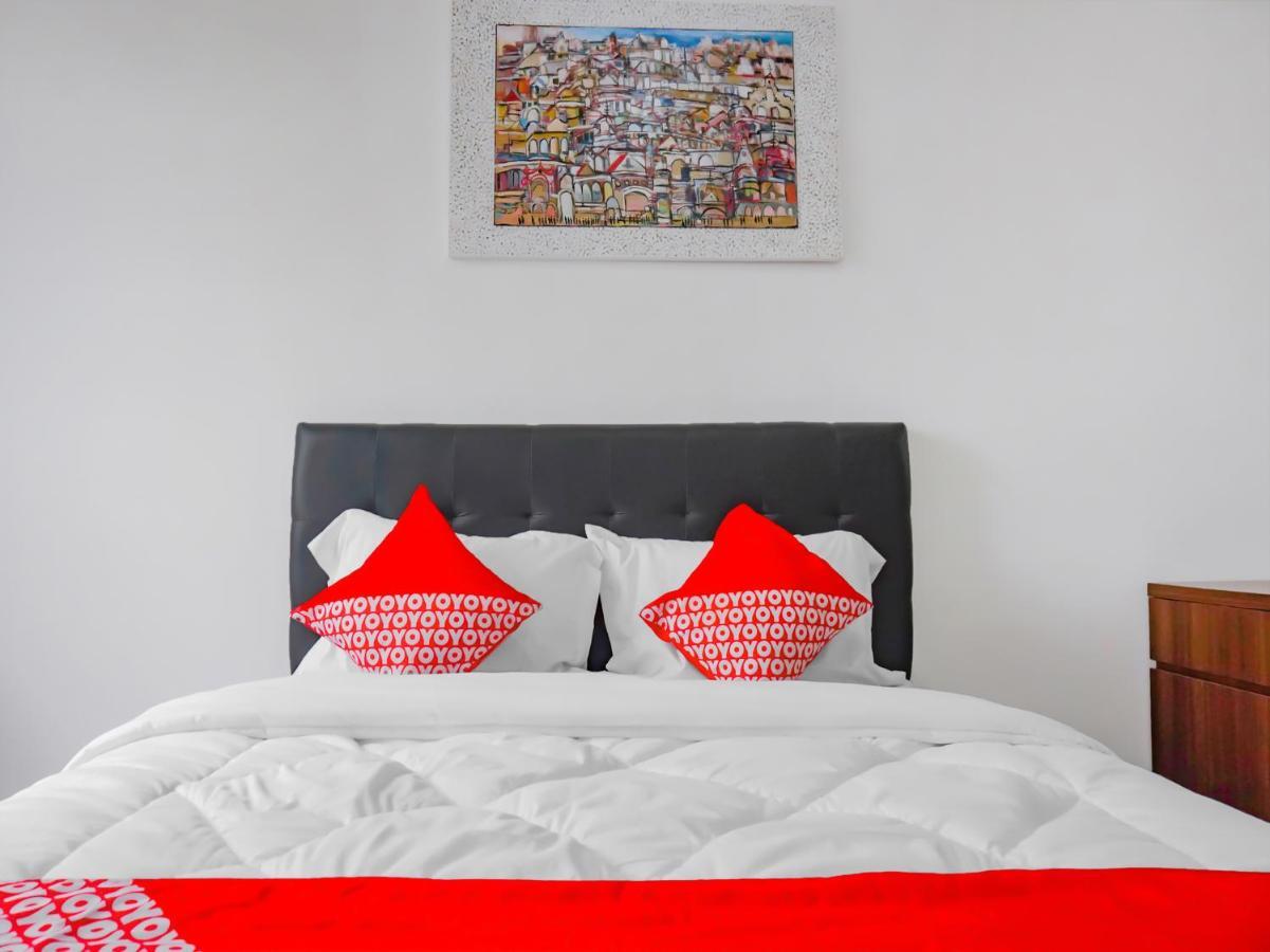 Oyo 90241 Sirooms Apartmen Gunung Putri Bogor Kültér fotó